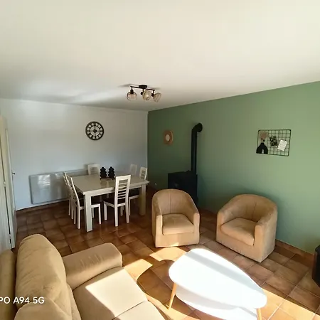Maison Des Champs Et Sa Grande Terrasse Privee شقة لورد