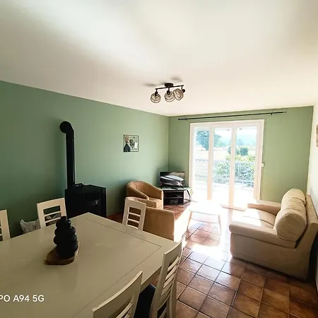 Maison Des Champs Et Sa Grande Terrasse Privee شقة *